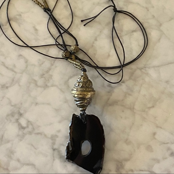 Urban Outfitters Women's Sliced Black Agate Statement Necklace - Picture 4 of 5